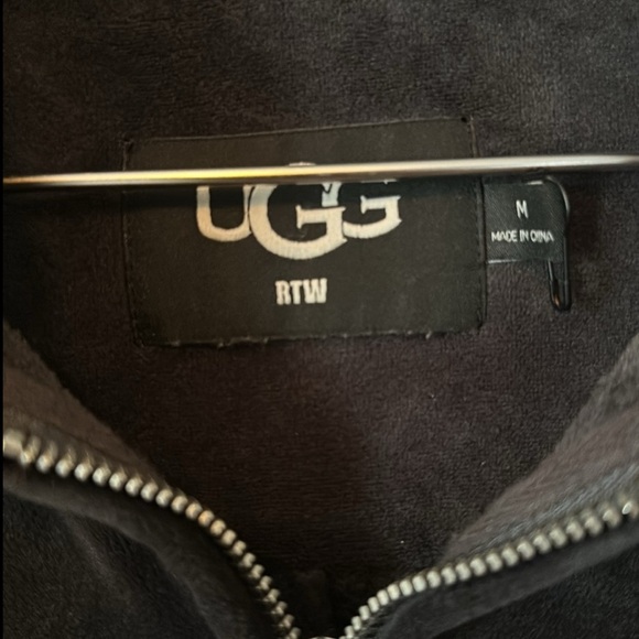Ugg Set joggers and sweatshirt size M like new - Picture 6 of 7